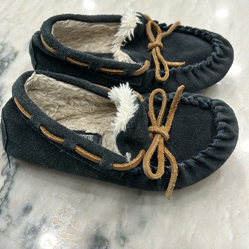 Tucker + Tate slippers / moccasins